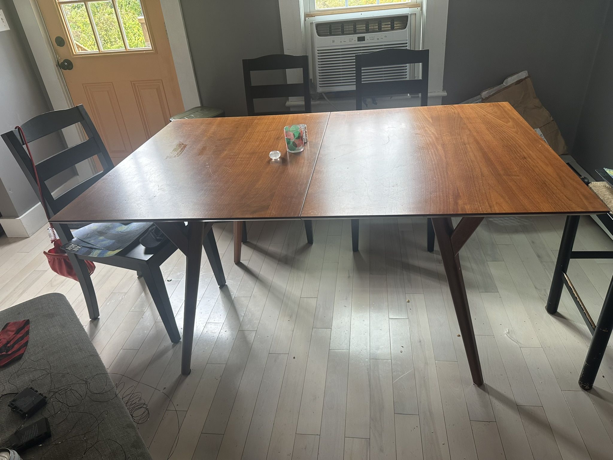 West Elm Midcentury Expandable dining Table 