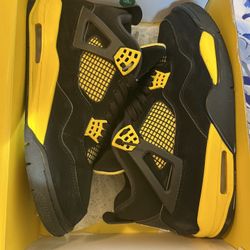 Jordan 4 Yellow Thunder Size 12 
