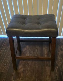 BAR STOOL