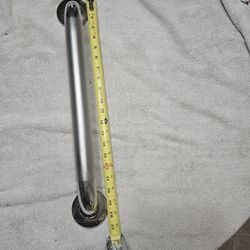 Metal  18"  shower/ tub safety grab bar