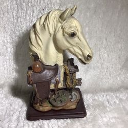 VINTAGE RESIN HORSE STATUE FIGURE/FIGURINE BY MAYRICH COMPANY 