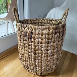 Large Wicker Blanket Basket 20”x16”
