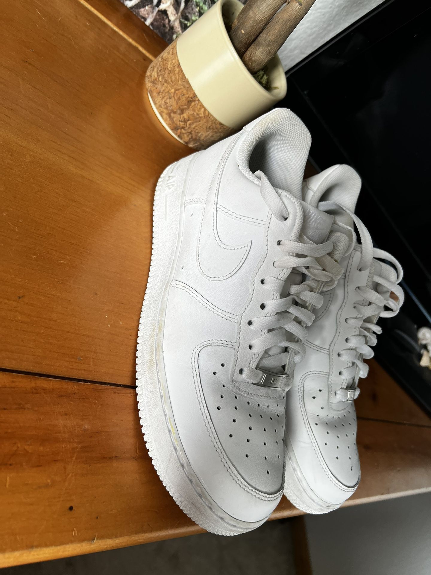 LV Air Force One Size 8.5 for Sale in Vancouver, WA - OfferUp