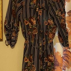 Women’s Dress With Flowers 🌸 