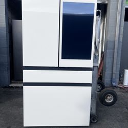 Samsung Bespoke 23 cu. ft. Counter Depth 4-Door French Door Refrigerator in White Glass with AI Family Hub+