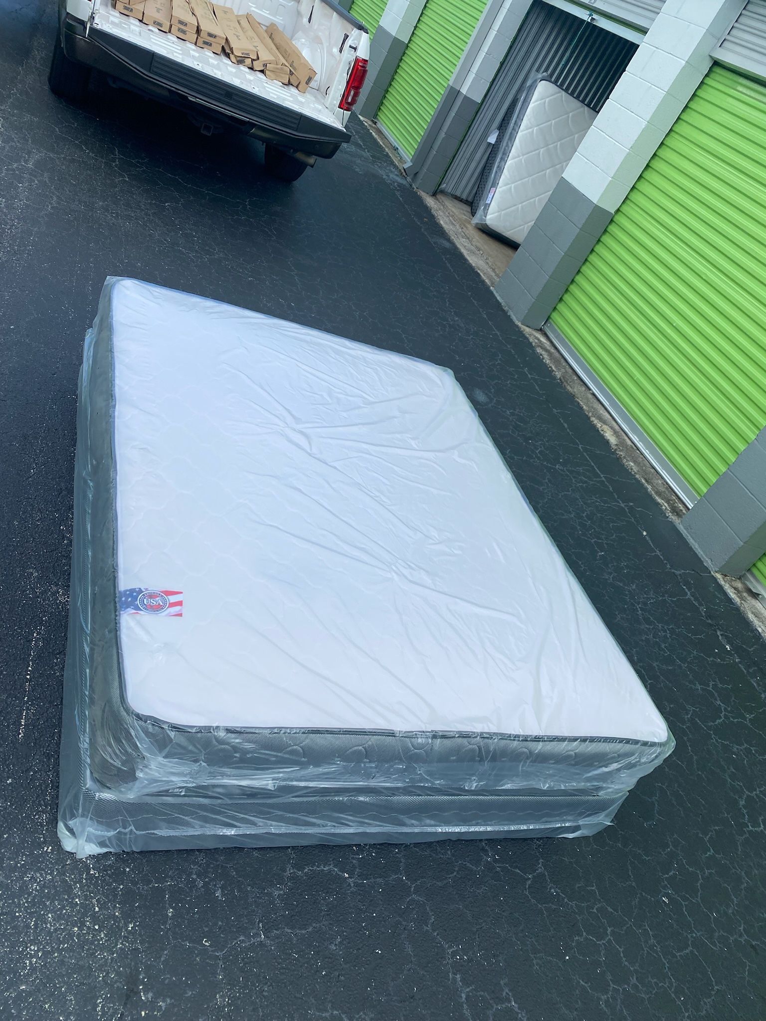 NEW FULL. SIZE SETMATTRESS AND BOX SPRIN.G 2pcs