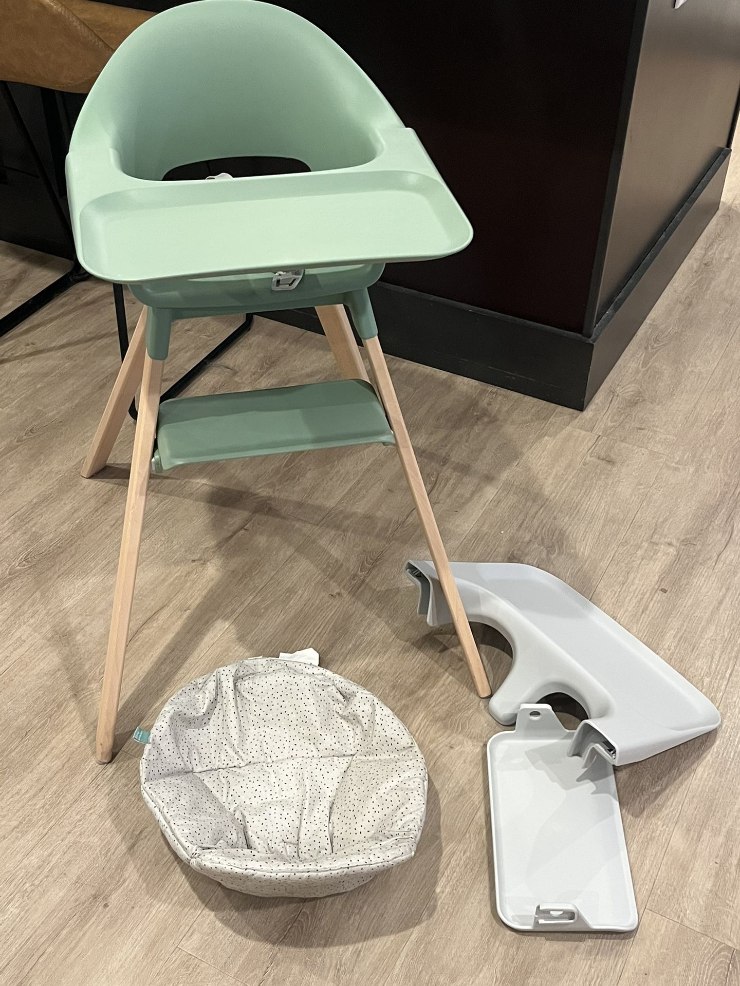 Stokke Clikk High Chair W/extras