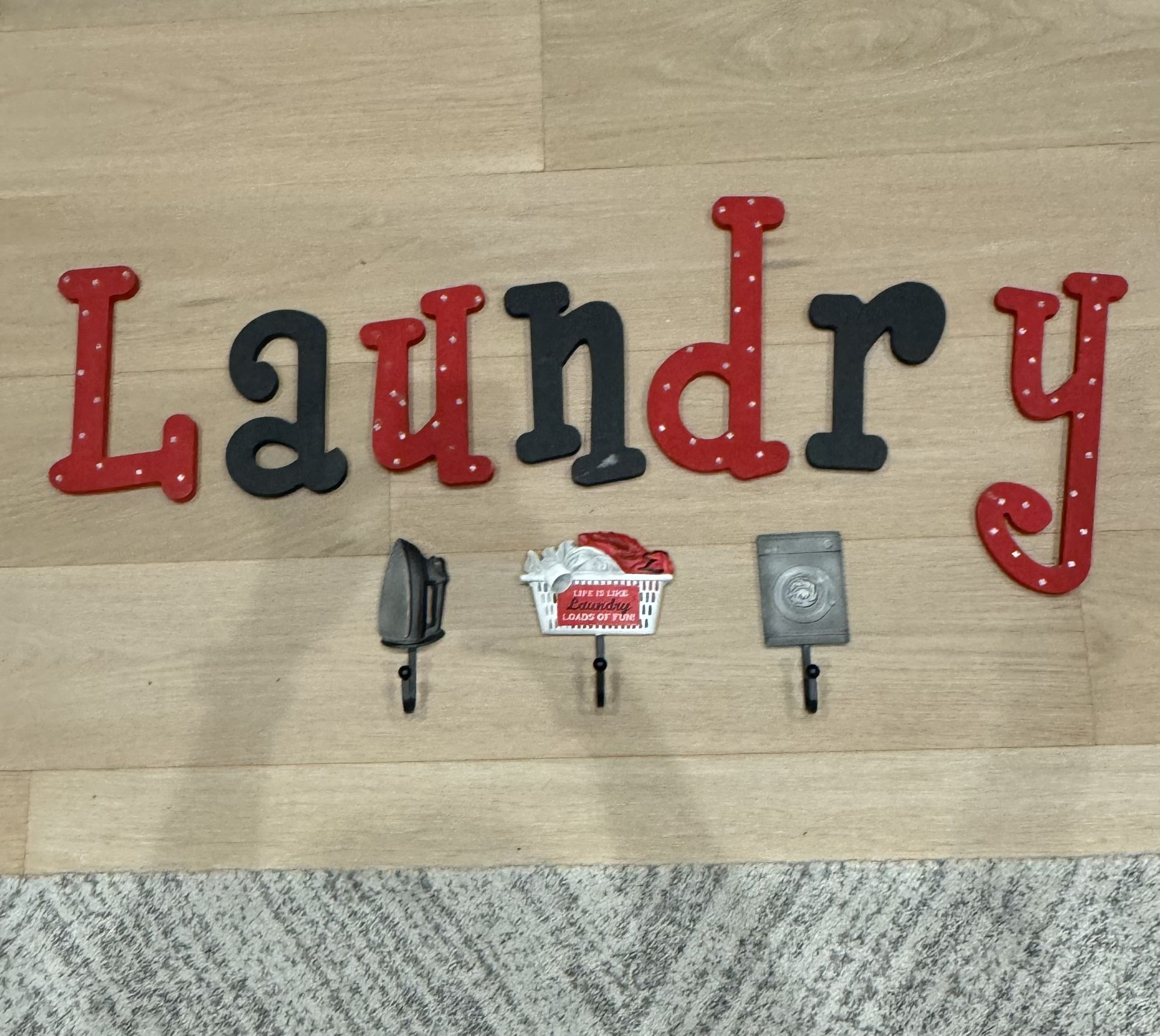 Laundry Sign With 3 Hooks - Art / Decor