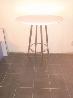 Round White Top Bar Table