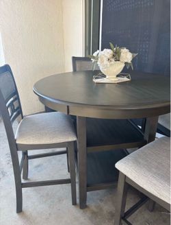 4 chair dinning table