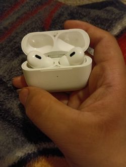Apple AirPods Pro with Charging Case