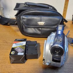 Sony Digital Video Camera Recorder Model DCR-DVD300 Brand New Battery & Charger