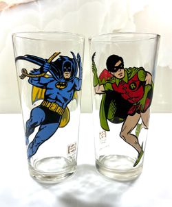 7 Vintage Collectors Glasses