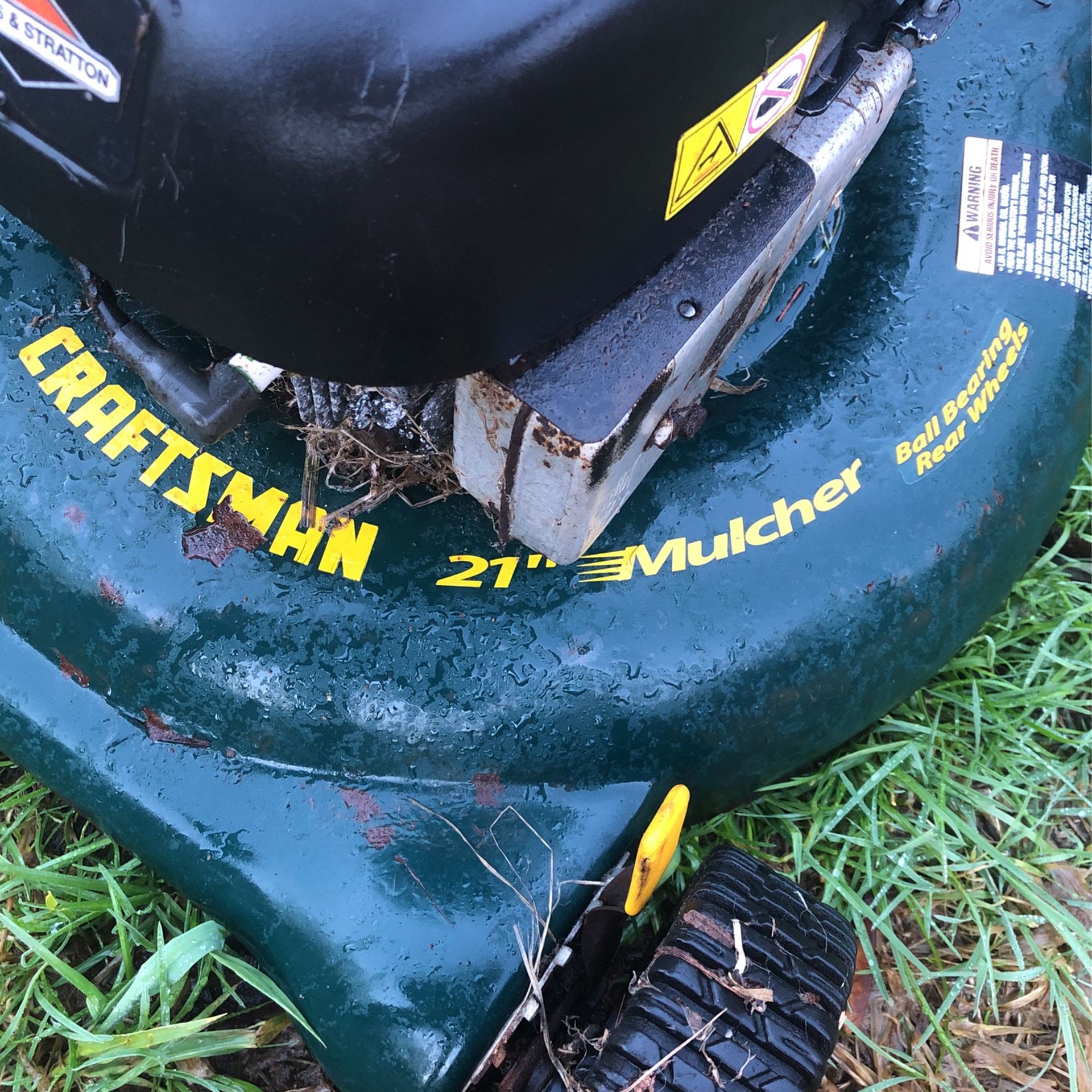 Craftsman 6.5 Horsepower Mulcher / Lawn mower for Sale in Lake Stevens