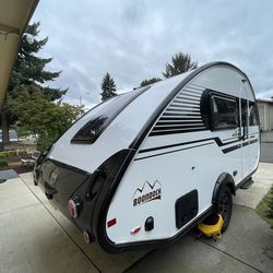 2021 NuCamp Tab 400 camper trailer