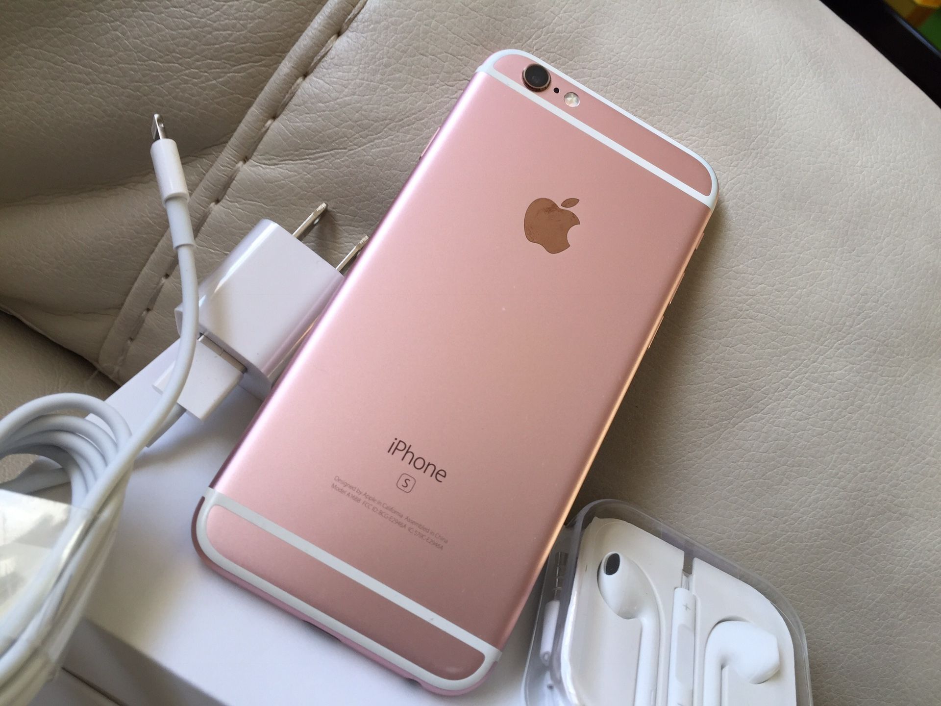 iPhone 6s Rose Gold,16 GB, excellent condition factory unlocked