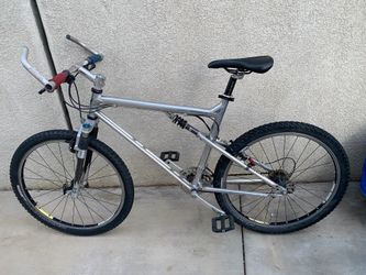 26in Vintage Mongoose Amplifier mountain bike $300