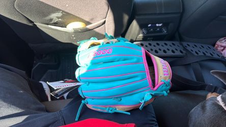 Wilson A2000 LEFTY GlOVE