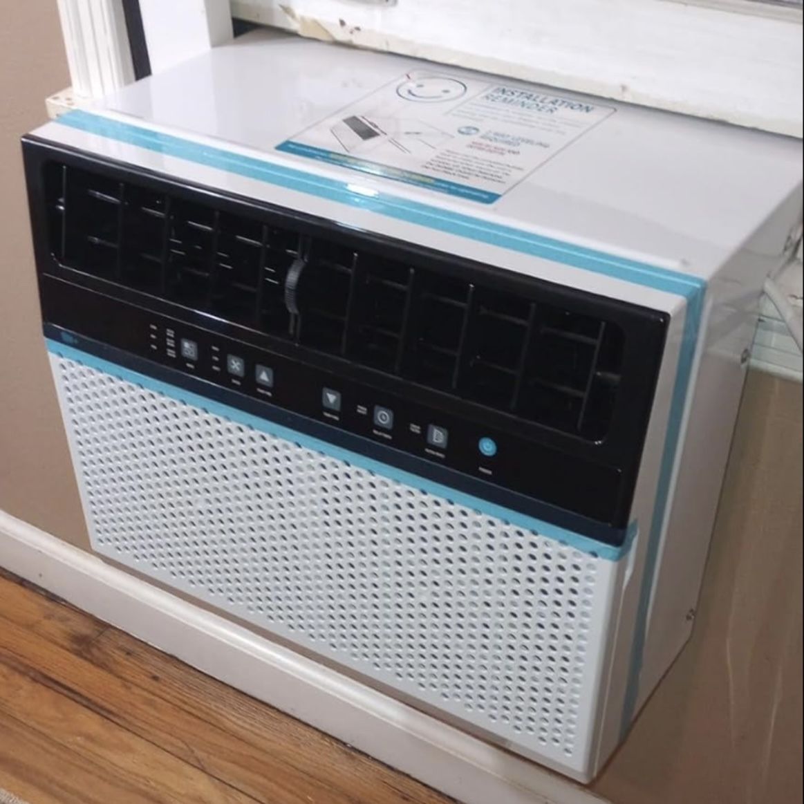 R W Flame Window Air Conditioner. 450 Square Feet