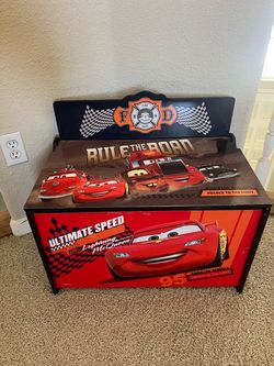 DISNEY PIXAR CARS TOYBOX WITH HINGES ON LID!