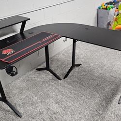 Gaming Desk with Recessed Power Outlets – Convertible L-Shape or Straight Setup, Monitor Stand