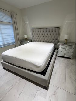 Beautiful Z Galerie Queen Bedframe & Nightstands