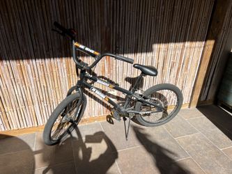 Kids SE BMX Bike 20 inch wheels