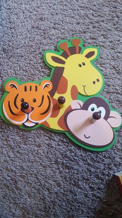 Kid coat wall hanger