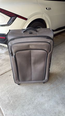 Travel pro 28” suitcase