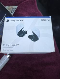 Playstation station wireless earbuds Playstation  Sony dual sense hand turtle beach stealth 700 head phones and nighthawk wifi