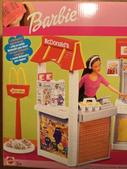 BARBIE MCDONALD'S FUN TIME DRIVE THRU PLAYSET 2003 - NEW  FACTORY SEALED VHTF Be