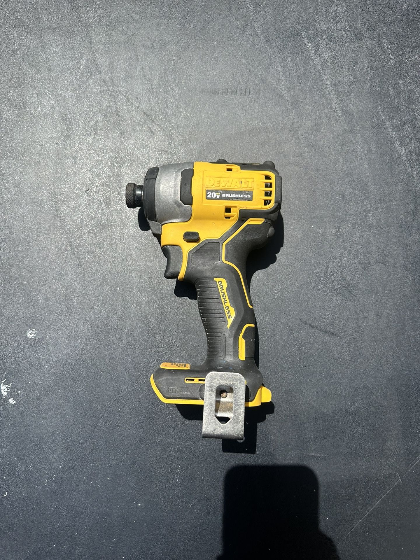 DEWALT Impact Driver DCF809