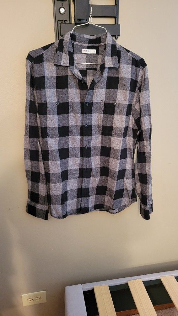 Mens Black and Gray Plaid Casual Shirt
