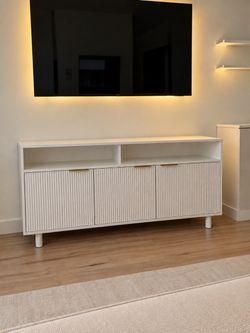 Lillian TV Stand – White