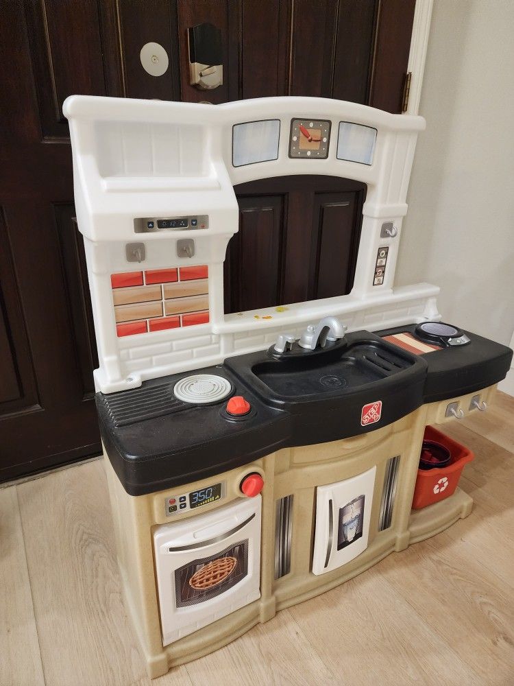 Play Kitchen