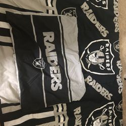 Raiders Twin Size Comforter And Pillow Case 