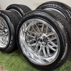 NEW 22x12 fuel wheels and lexani tires 305/40r22