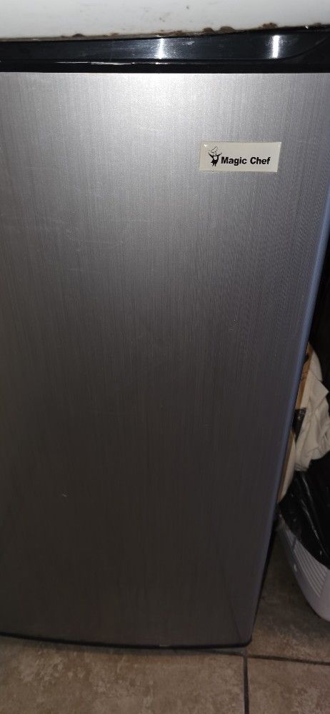Magic Chef Mini Fridge