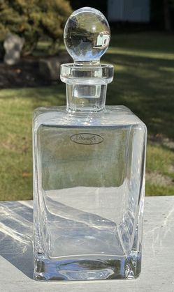 Beautiful Crystal/glass Decanter With Top