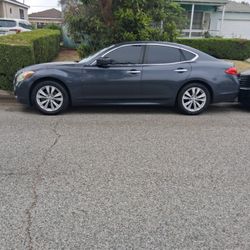 2011 Infiniti M37