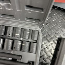 1/2 DR 17pc Socket Set 