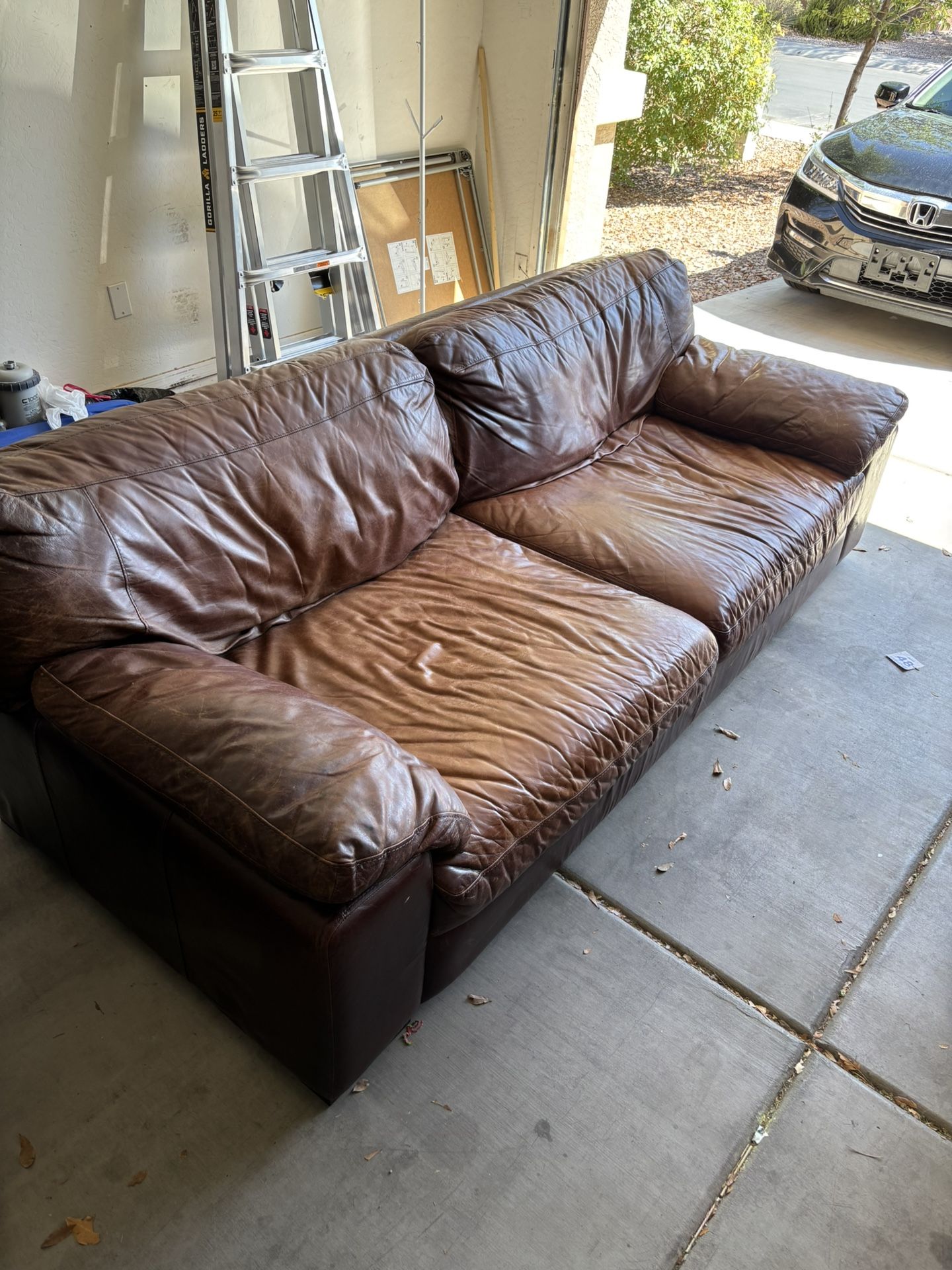 2 Leather Couches