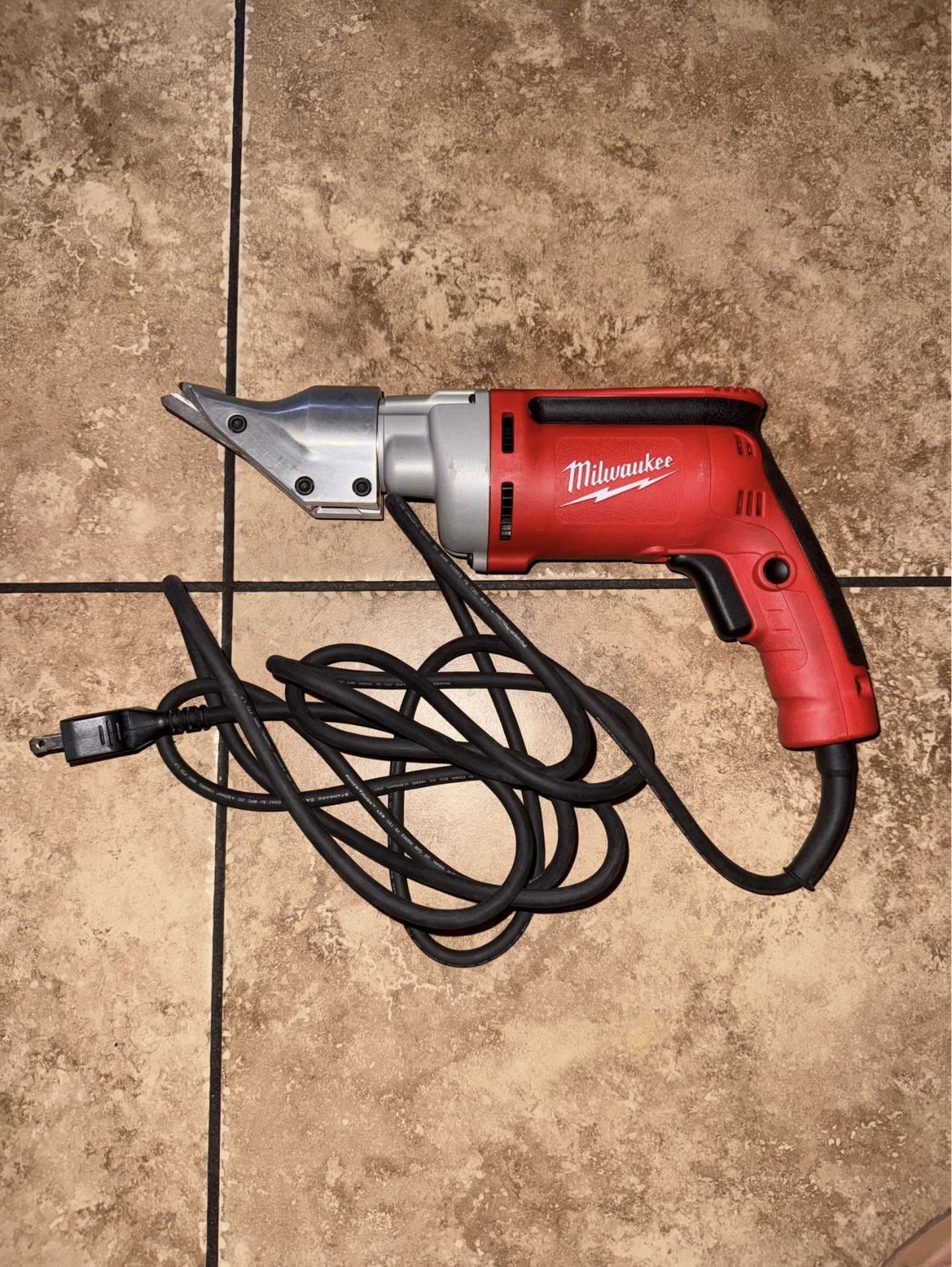 Milwaukee 6.8 Amp 18-Gauge Shear