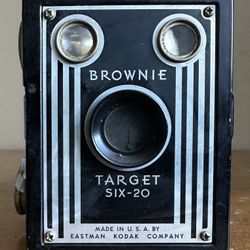 Vintage 1940' Eastman Kodak Brownie Target Six-20 Box Art Deco Film Camera USA