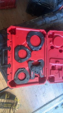 Milwaukee 2 1/2” to 4” Pro Press Jaws