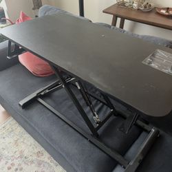 Desk Raiser 