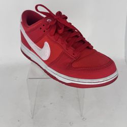 Nike Dunk Low "Valentine's Day"