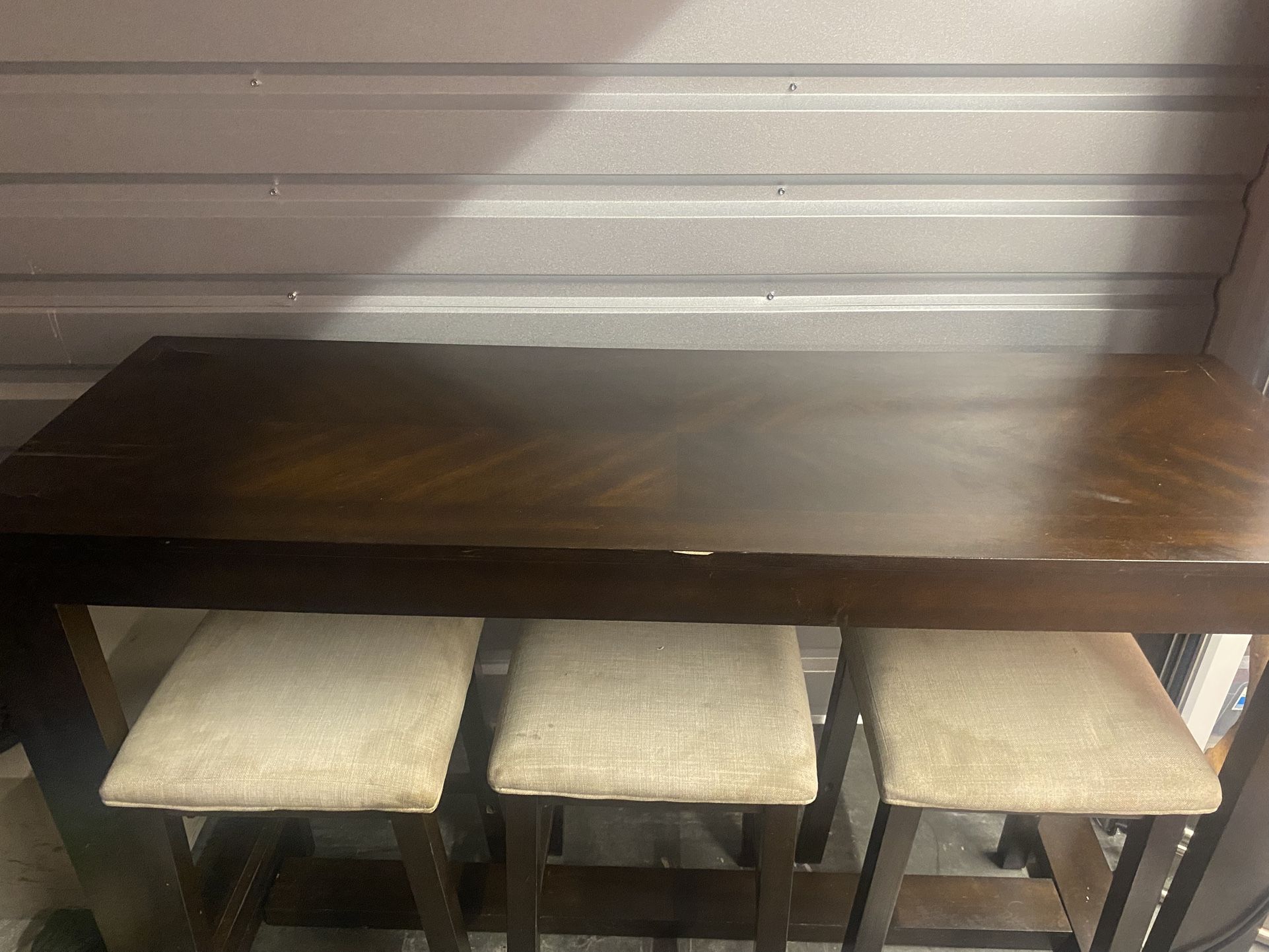 BEST OFFER !Table And Stools/ Charging Ports On End