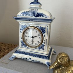 Vintage BLUE DELFT SCHOONHOVER HOLLAND MANTLE CLOCK GERMANY MERCEDES QUARTZ signed Antique Signed 