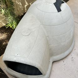 Outdoor Dog House 